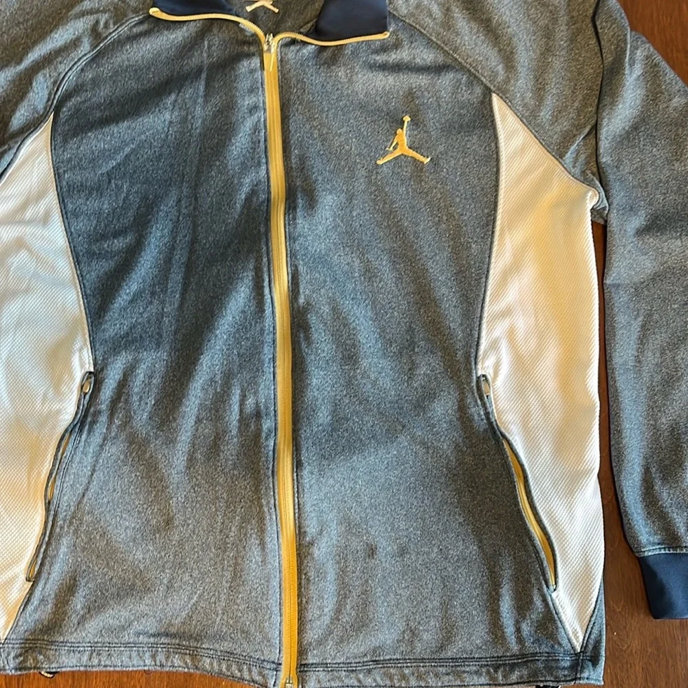 NIKE JUMPMAN Gray and Blue Windbreaker with Full Zip and Stand-Up Collar - Picture 11 of 12